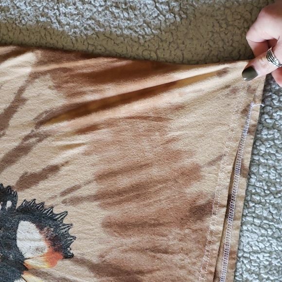 UO "Far Out" Butterfly Oversized Short Sleeve T-shirt - Picture 3 of 6